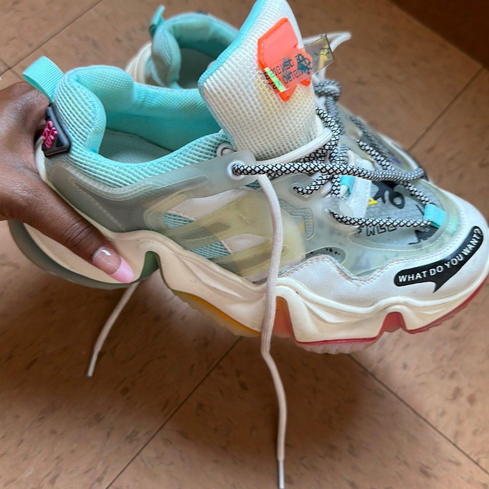 Kassandra sneaker Basso brand size 7